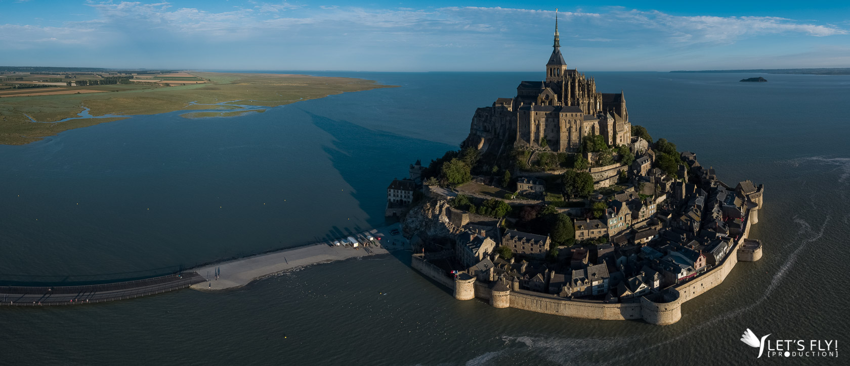 Prise de vue aérienne drone du Mont Saint Michel